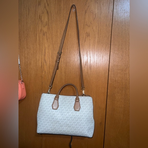 Michael Kors White Handbag/crossbody - Picture 3 of 12